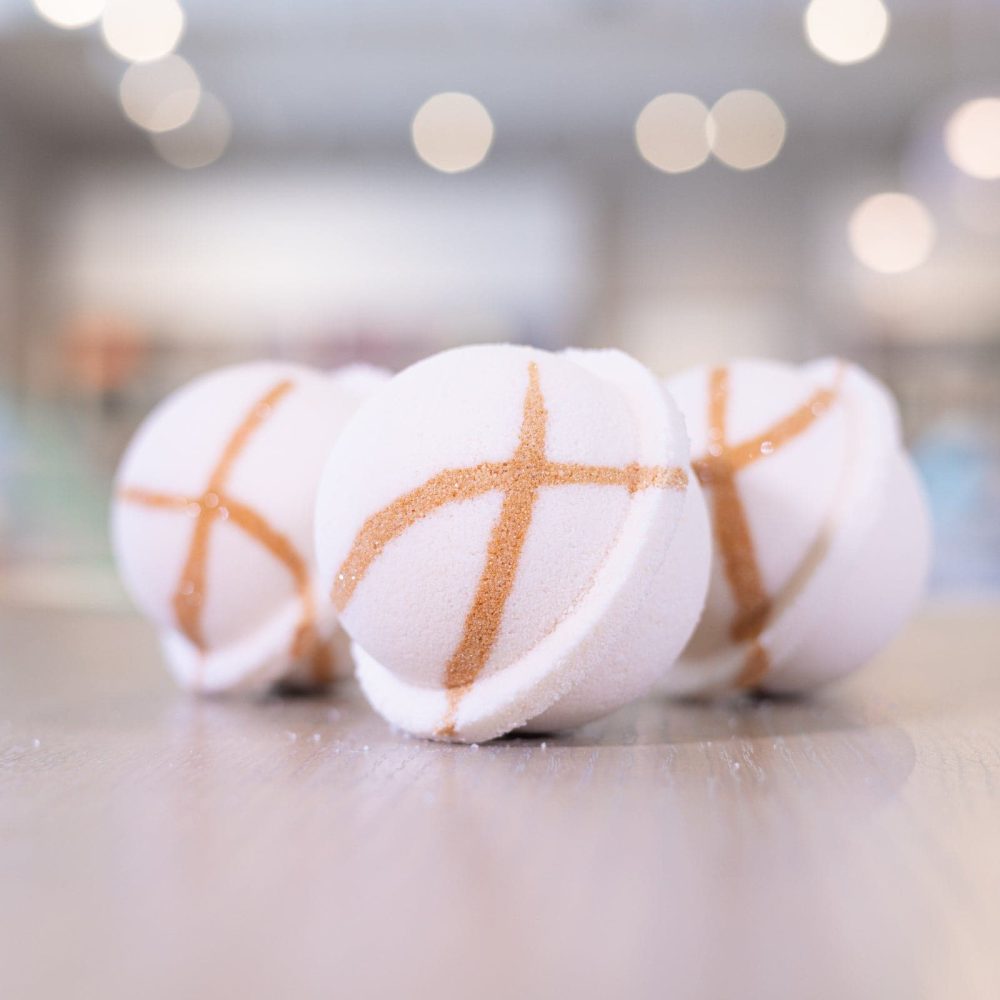 Oatmeal + Honey Bath Bomb - Image 2